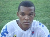 Sete de Setembro acerta com volante experiente e anuncia zagueiro do CSA 
