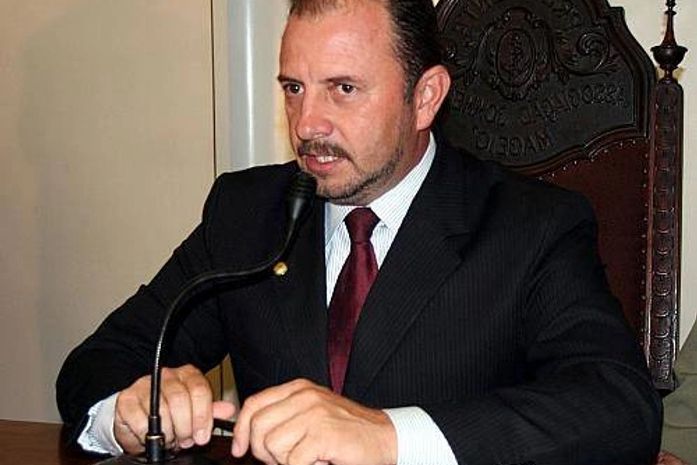 Prefeita acusa deputado Antônio Albuquerque de provocar tumulto durante evento na cidade de Anadia