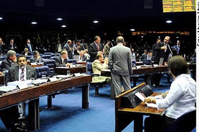 Plenário aprova texto básico da reforma eleitoral