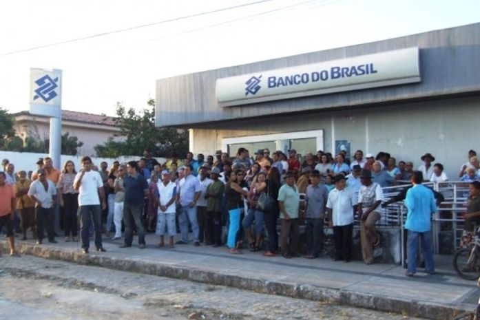 Comunidade de Cacimbinhas protesta contra fechamento da agência do BB