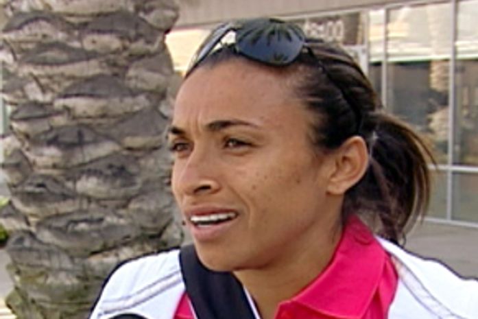 Santos faz 10x0 na estréia de Marta