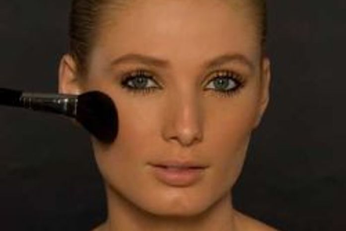 Aposte no blush para disfarçar os defeitinhos