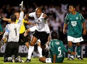 Na volta de Ronaldo, Iarley e Fernandão comandam show do Goiás no Pacaembu