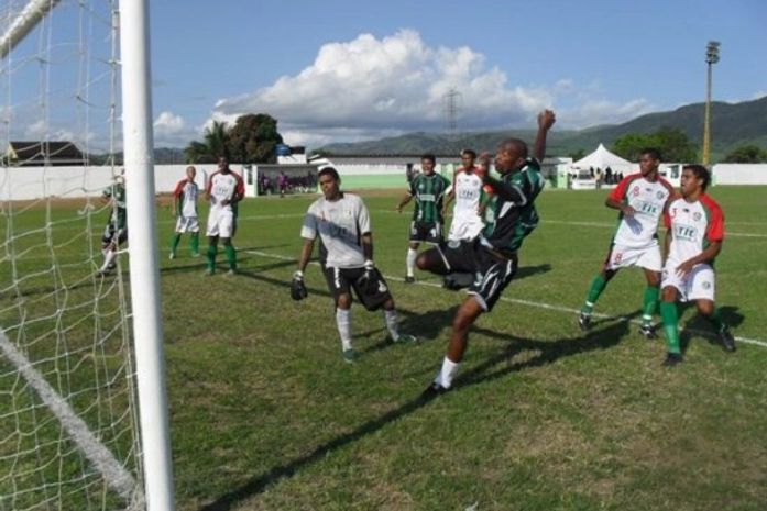 Na reabertura do Orlandão, União vence São Luiz de goleada