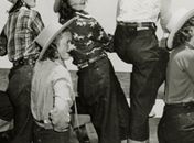 Primeiro jeans feminino completa 75 anos e ganha exposição no Brasil