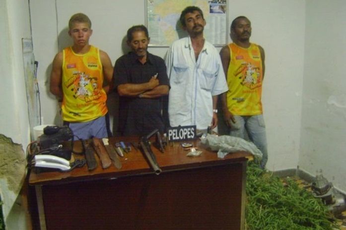 PM prende quadrilha acusada de tráfico em Inhapi