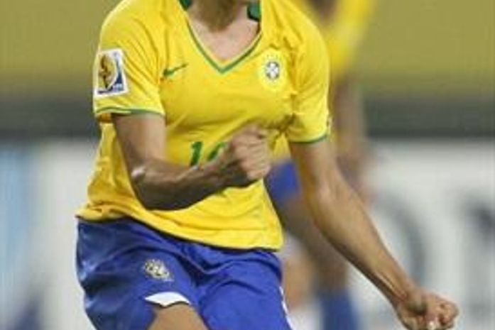 Alagoana Marta não pensa em renovar com o Santos