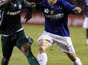 Palmeiras segura pressão, vence Cruzeiro e obtém 'gordura' no topo