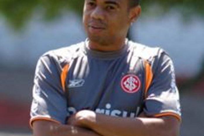 Flamengo próximo de trazer atacante que jogou no Corinthians e na seleção