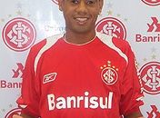 Ex atacante da seleção é o novo reforço do Flamengo
