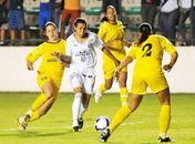 Marta estréia com gol e goleada na Copa do Brasil