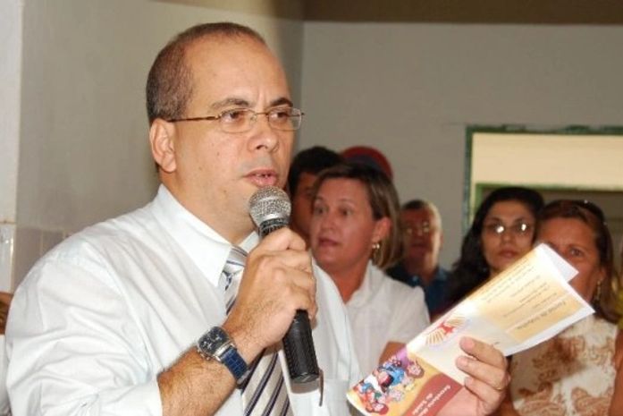 Áudio: Espero que o prefeito de Palmeira repense o que quer da vida e de sua administração, diz ex-secretário.
