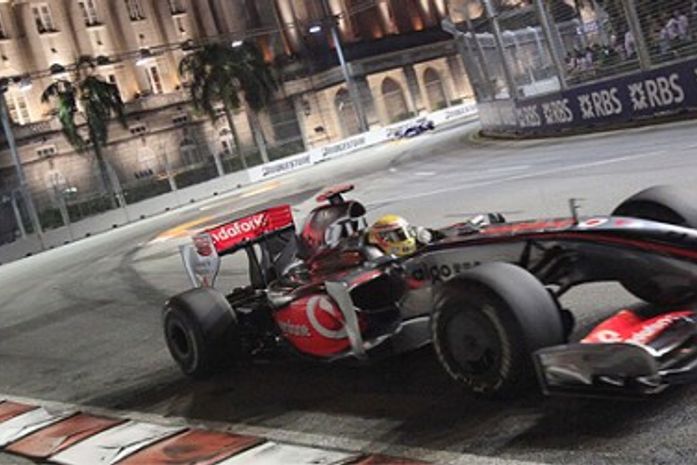GP de Cingapura: Hamilton vence de ponta a ponta