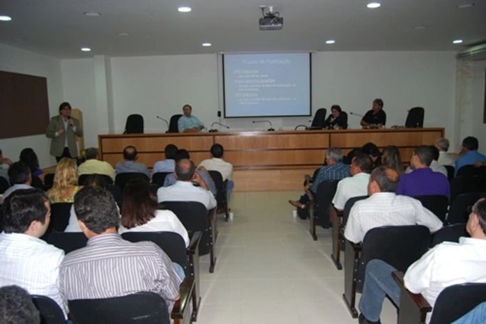 Prefeitos definem hoje se fecham prefeituras em Alagoas