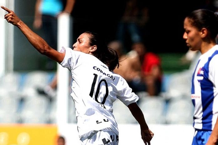 Na estréia de Marta Santos faz 6x0 com gol de alagoana