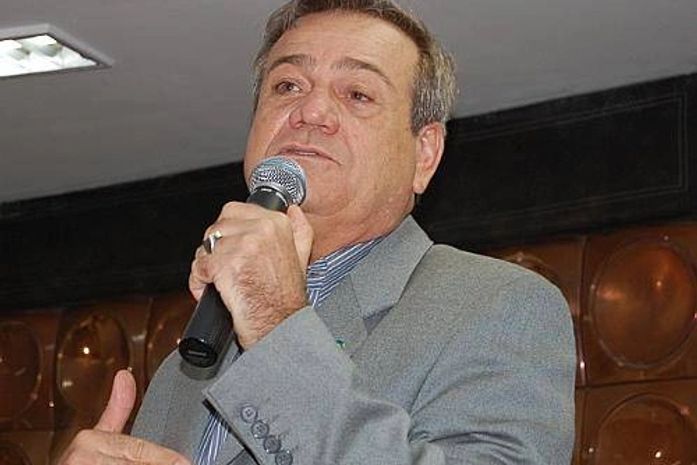 Lessa diz que quer disputar Senado e que apóia Almeida para governador