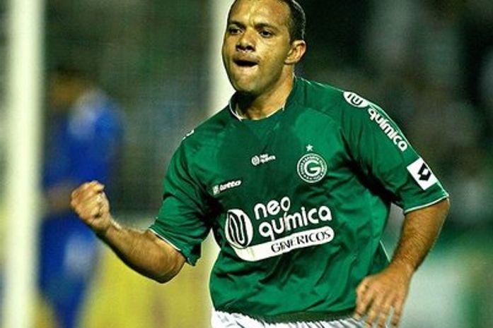 Iarley comemora boa fase do time goiano