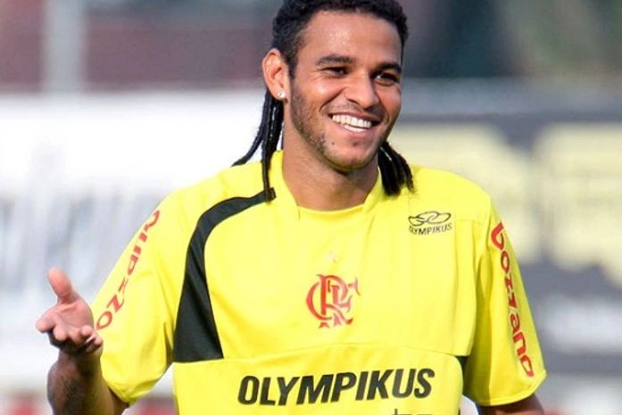 Alagoano Denis Marques volta a treinar com bola no Flamengo