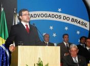 Futuro ministro do STF é a  favor e diploma para jornalista e união homoafetiva