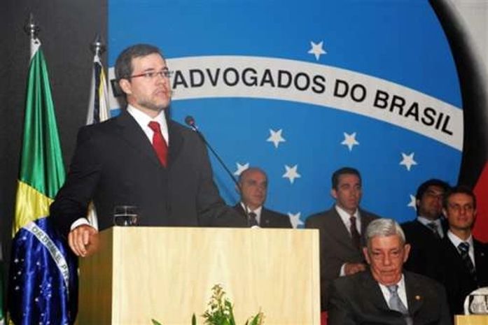 Futuro ministro do STF é a favor e diploma para jornalista e união homoafetiva