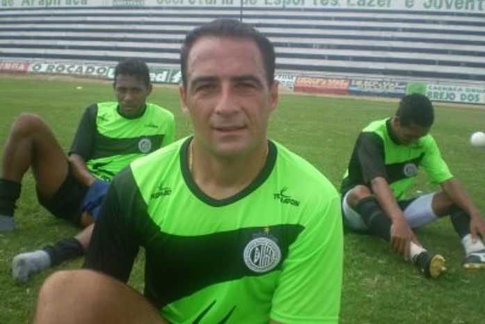 Paulo Foiani e Junior Caiçara podem pintar no CRB