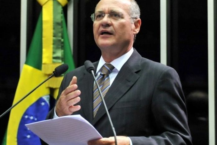 Renan anuncia cobertura 100% de celular em Alagoas até abril de 2010