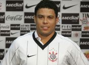 Ronaldo vê Timão em um buraco