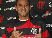 Sem Adriano, Andrade tenta reerguer Dênis Marques no Fla