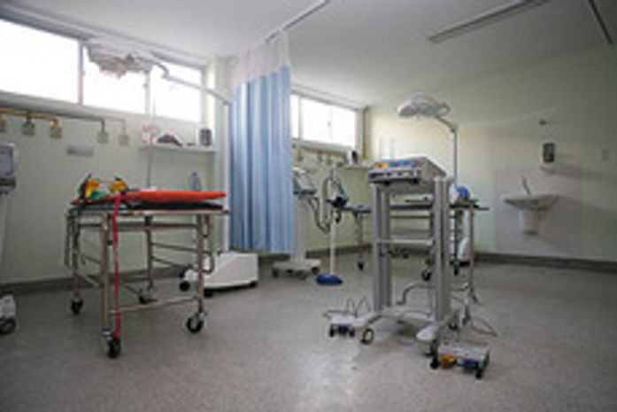Hopital tem equipamentos novos, mas não funciona.