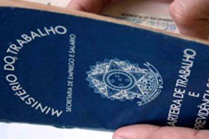 Projovem começa entregar carteira de trabalho em Arapiraca