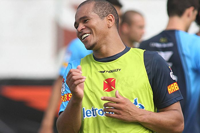 Entrada de Aloísio é aprovada por companheiros