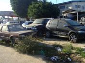 Na delegacia de Roubos e Furto de veículos, os carros estavam sendo guardados nas calças. 