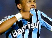 Souza e Mário Fernandes desfalcam o Grêmio diante do Corinthians
