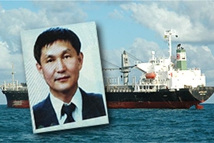 O comandante coreano Chun Ho Lee desapareceu em águas africanas. A suspeita é de suicídio