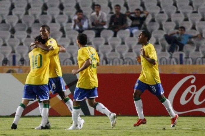 Seleção busca vaga na final
