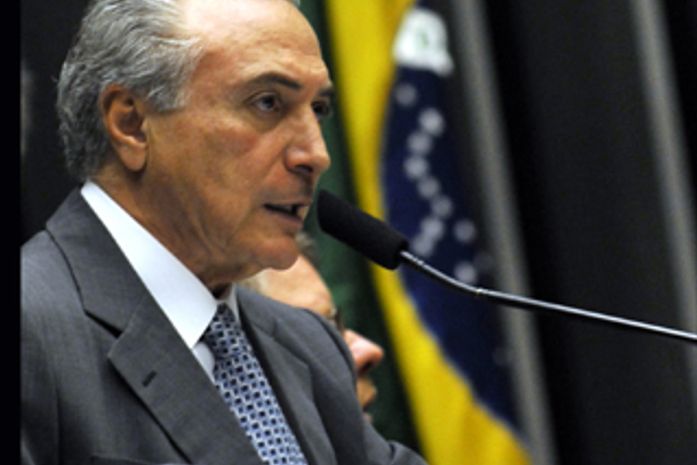 Temer tira PEC dos Cartórios da pauta