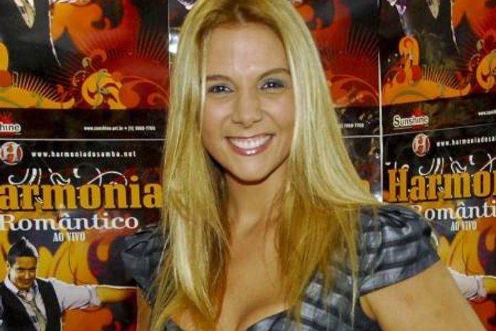 Carla Perez está magoada com Silvio Santos