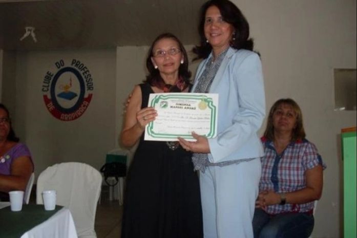 Vereadores de Arapiraca homenageiam professores e contemplam empresário com título cidadão honorário