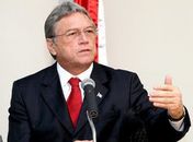 Teotonio vai a Arapiraca no lançamento de escola profissionalizante 