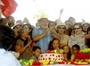 Velas de aniversário trocadas rejuvenescem Lula em 18 anos