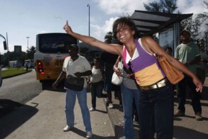 'Quero muito ter um carro, mas ainda falta muito dinheiro', relata atriz global