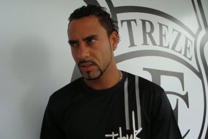 Zagueiro Júnior, revelado no CSA