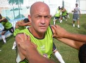 Experiente meio-campista Luciano Rosa