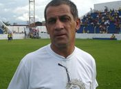 Celso fala que treinador que lhe deu soco quis crescer em cima de seu nome