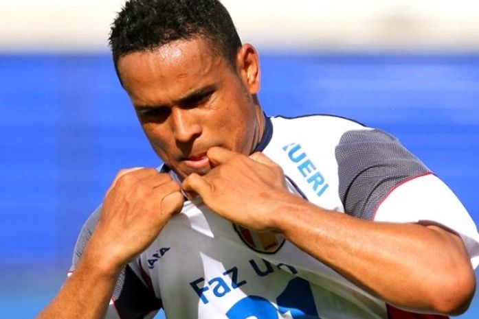 Mala Branca: Ex-atacante do CRB volta ao time mas não será escalado