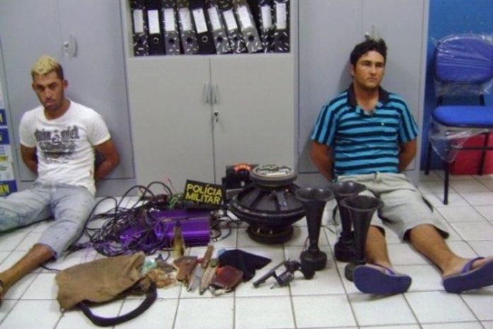 Assaltantes são presos pela polícia em Água Branca