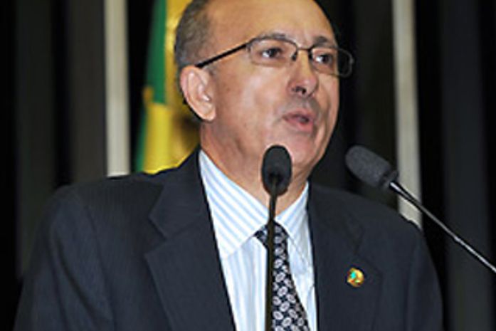 Gabinete informou que Osvaldo Sobrinho estava incomunicável e não poderia falar sobre o assunto