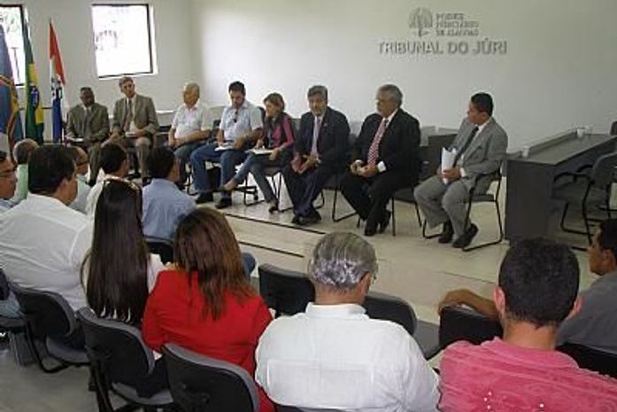 Reunião com prefeitos define centralização de matadouros em Delmiro Gouveia