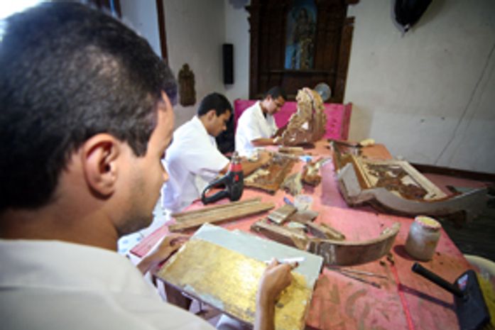 Na busca pela origem, restauradores trabalha na Igreja Nossa Senhora Mãe dos Homens, em Coqueiro Seco