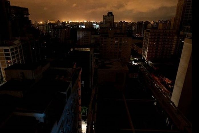 Vídeo: Só Maceió, Porto Alegre, Salvador e Curitiba escapam de apagão que atinge resto do Brasil